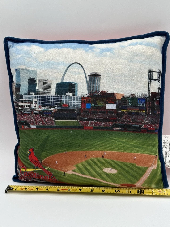 "Almohada de estadio Forever Collectibles St Louis Cardinals (día de apertura) 14""" Foto 4 de 4