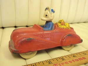 donald duck toy car