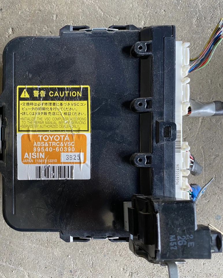 👍🏻 Computadora de control de deslizamiento Lexus LX470 2003-2005 OEM Toyota Land Cruiser Foto 2 de 2