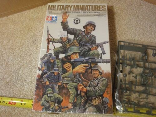 Tamiya 1/35 scale WWII Military Miniatures, German Assault Troops model kit 130A - Picture 3 of 4
