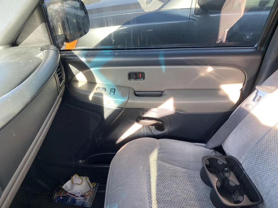 00 01 02 03 CHEVY TAHOE Front Door Trim Panel Right Foto 2 de 4