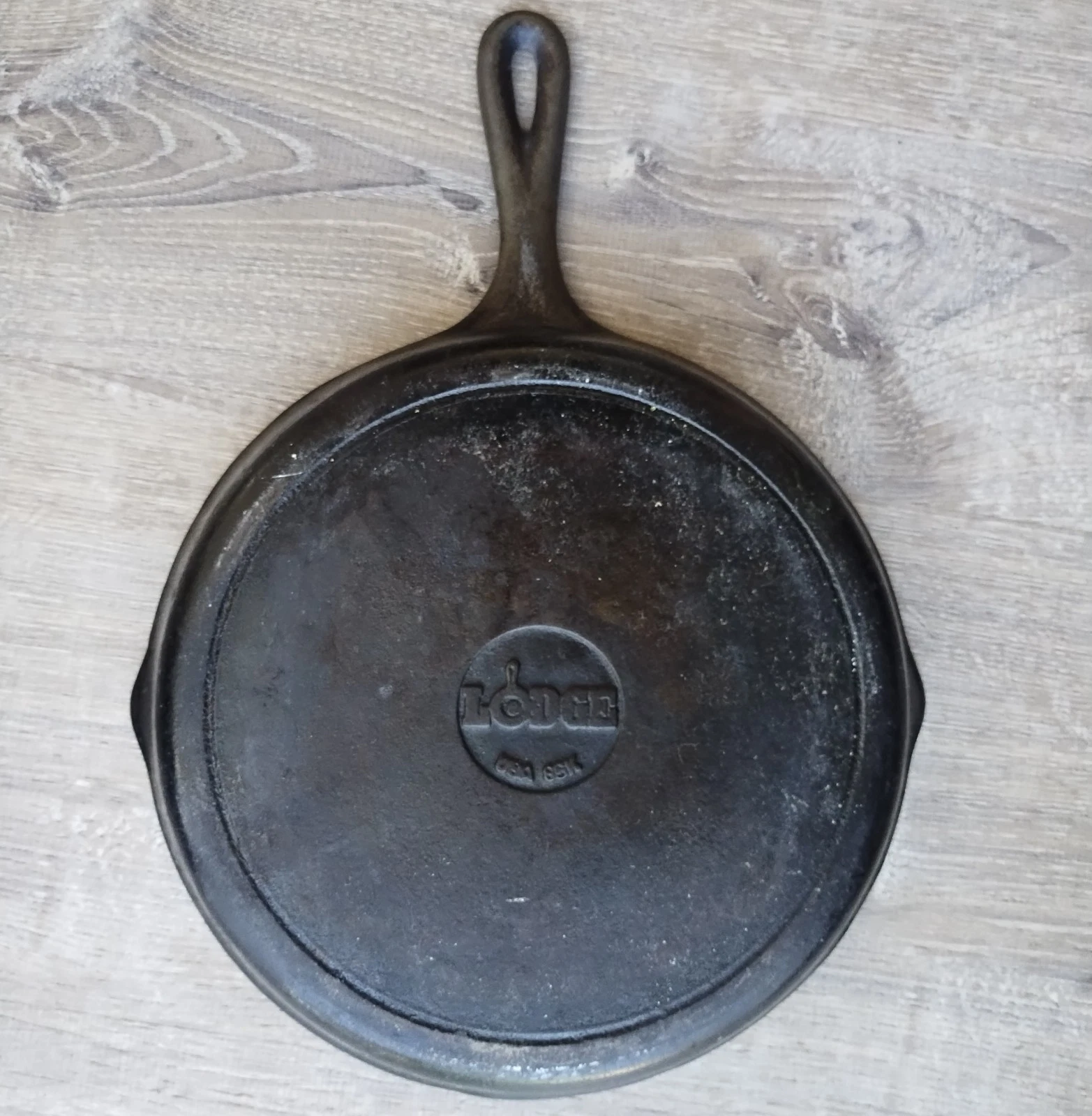 Vintage Lodge Cast Iron Skillet Pan 10.5" USA Kitchen Cooking Cowboy Chef