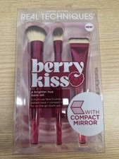 Image of Real Techniques Berry Kiss Limited Edition Brush Set With Compact Mirror New