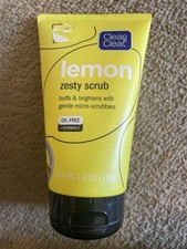 Exfoliante iluminador picante Clean & Clear de limón vitamina C 4,2 oz