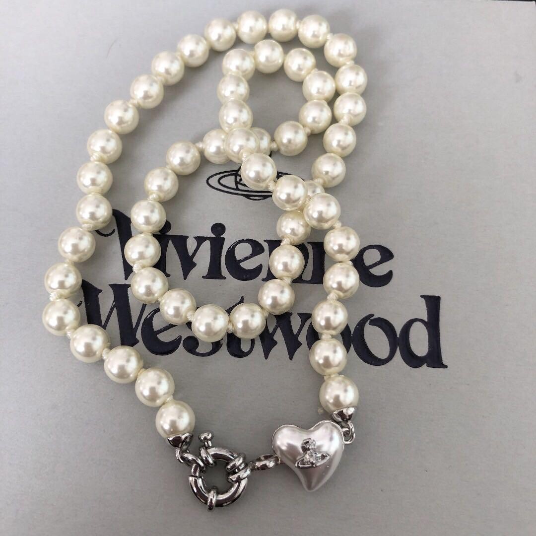 Used Vivienne Westwood pearl heart silver Necklace extremely Used Vivienne Westwood pearl heart silver Necklace extremely
