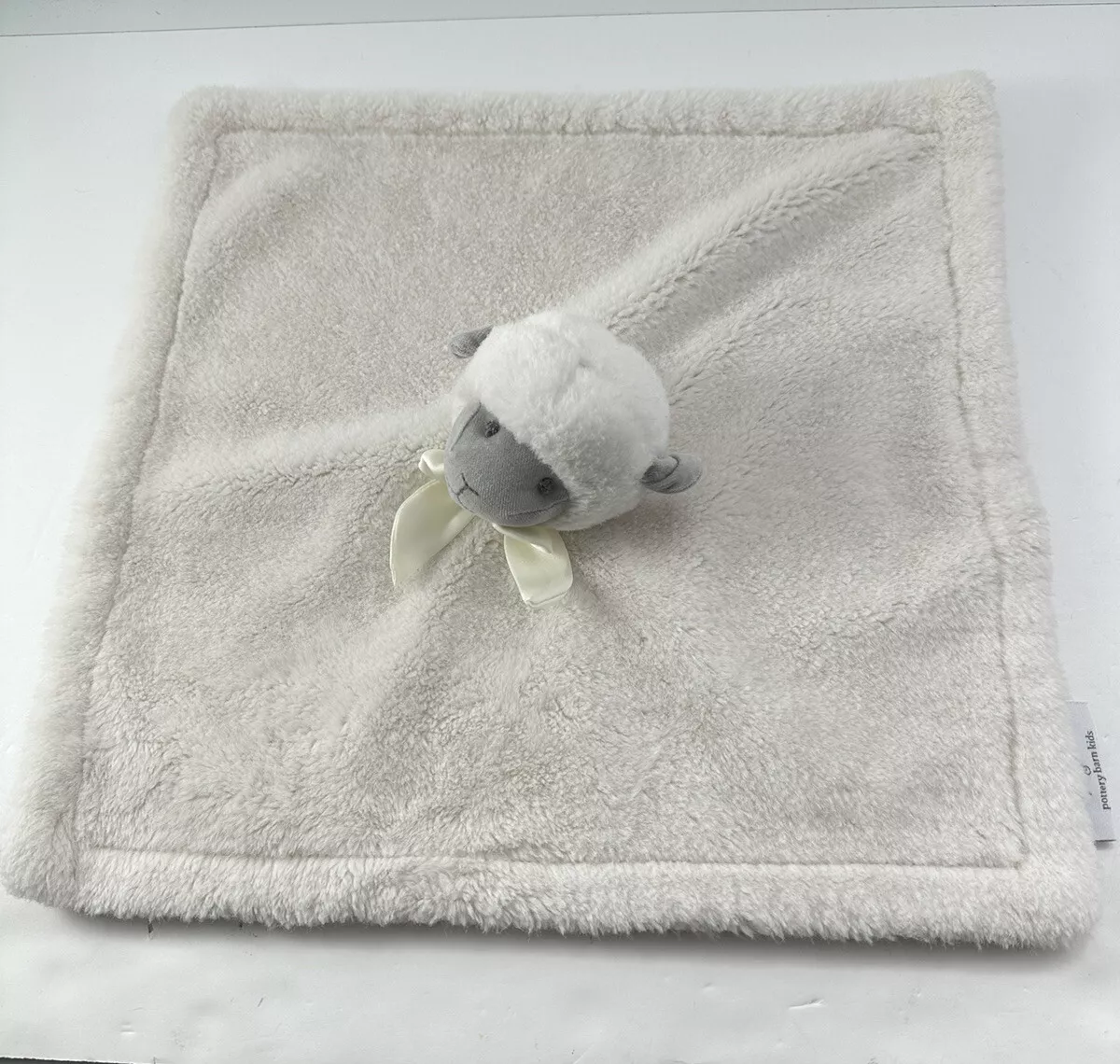 Monique lhuillier security clearance blankets