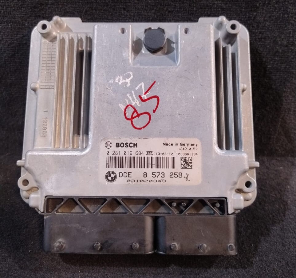 BMW 320d DIESEL N47N F30 F32 F34 F36 2013 ENGINE CONTROL DDE ECU ONLY 8573259