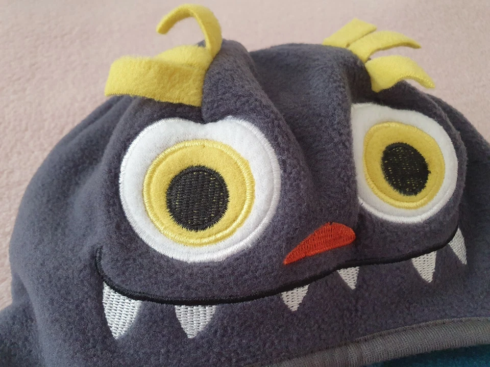 Jungen Monster Fleece Mütze mit Ohrenklappen Grau Gr 68-80 (46/47) 6-12 Monate - Bild 4 von 4