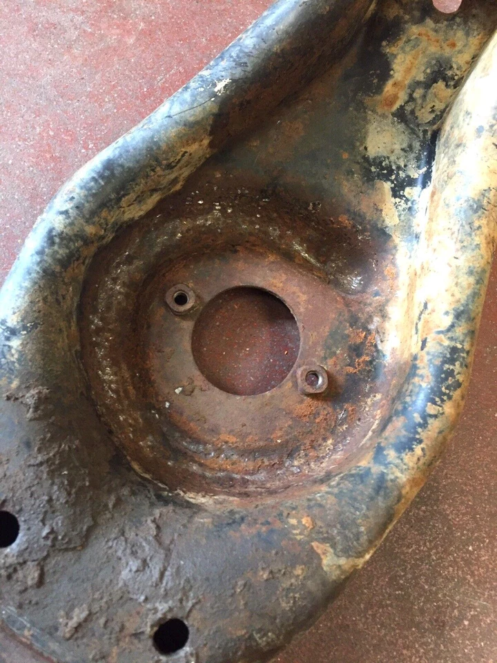 Brazo de control inferior, LH 4x2, Dodge Ram 200 300 1972-90 con eje 3800 / 4000# Foto 3 de 4