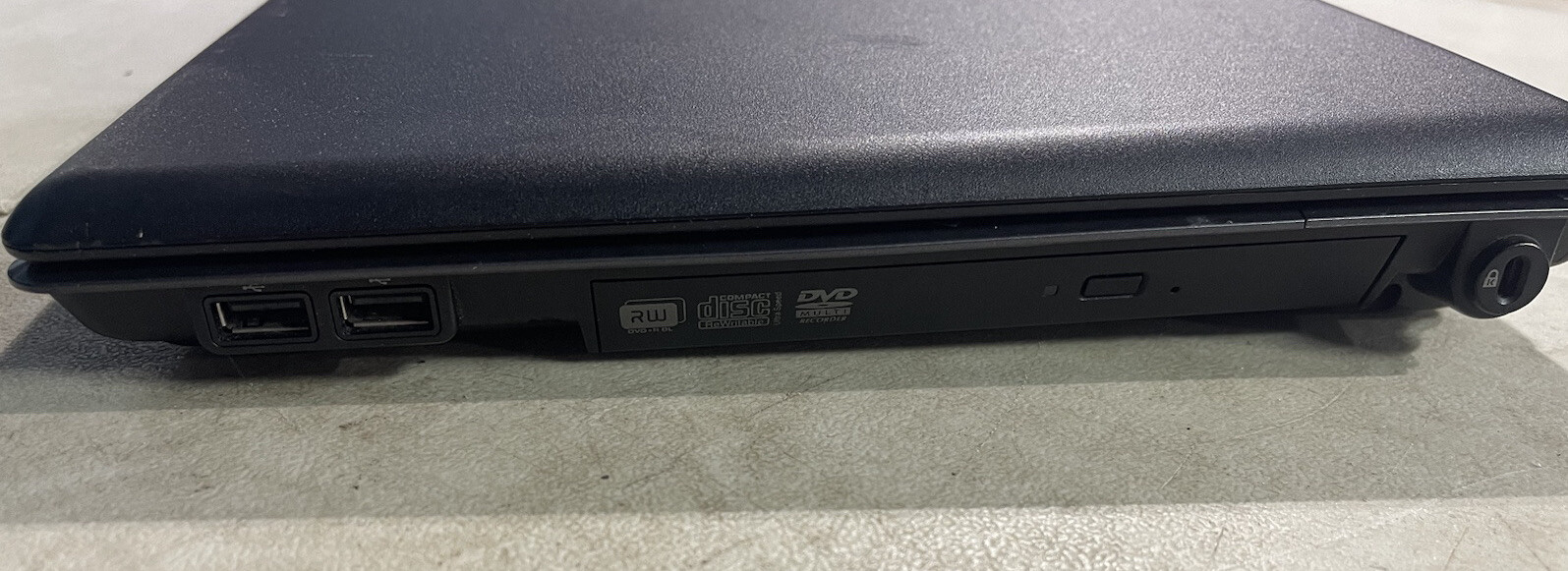 Compaq Presario C700 LaptopFor PartsLaptop ONLYReadSold As IsC774