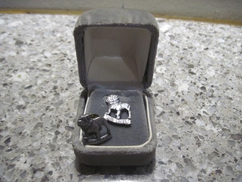 Mac Truck Midliner Bull Dog Truckers Lapel Pin x2 - Picture 2 of 4
