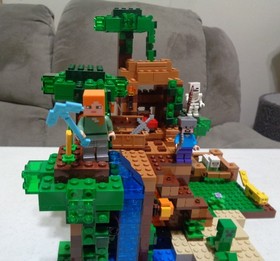 Retired Lego Set 21125 Jungle Tree House Minecraft