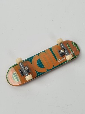 Tech Deck Chocolate Skateboards Fingerboard Devine Calloway Series Orange/Teal