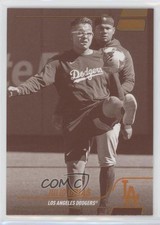 2022 Topps Stadium Club Sepia Julio Urias #166 0i76