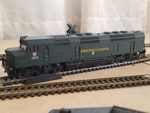 AHM / RSO Mehano escala HO EMD FP45 diésel loco - Pennsylvania Railroad #1473 PRR | Zustand: Used