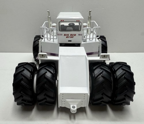1/64 Big Bud 747 Silver Series 1100 HP Tractor - Picture 6 of 6