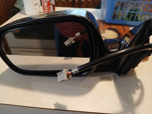 Pilot 4700432 Front Left Drivers Side Power Door Mirror For 1999-02 Honda Accord