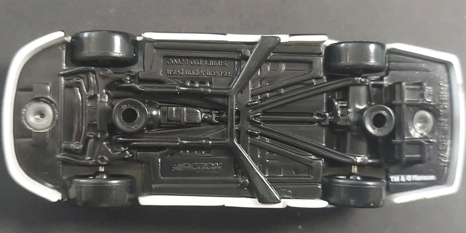 #88 DALE JARRETT - UPS MISS PIGGY FORD - ACCIÓN 2002 - COCHE 1:64 - ¡SERIE CAPÓ! Foto 3 de 3