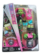 Monster High Fearbook G3 VENUS MCFLYTRAP 12" Doll Unearthed Club Varsity Jacket