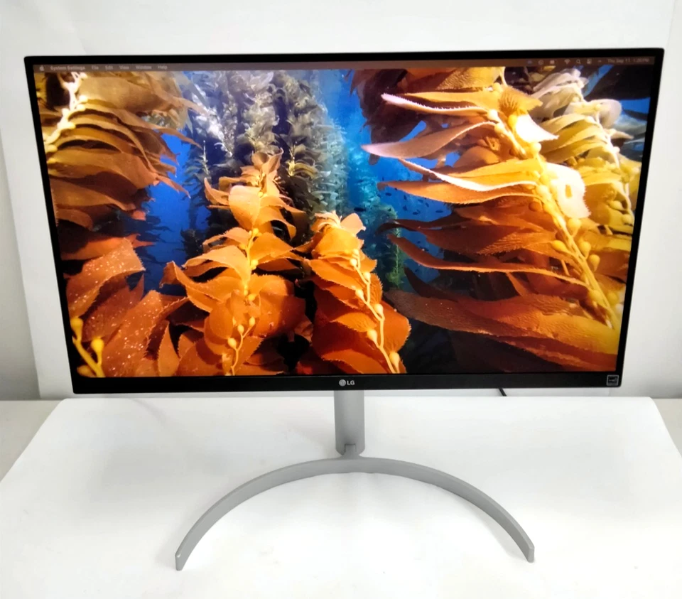 LG 27" 4K 27BL85U-W PS UHD 3840x2160 FreeSync USB-C HDMI Monitor Screen Stand - Image 2 of 4