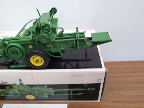 1/16 Ertl Farm Toy Precision Classics #11 John Deere 214-T Twine-Tie Baler - Picture 2 of 5