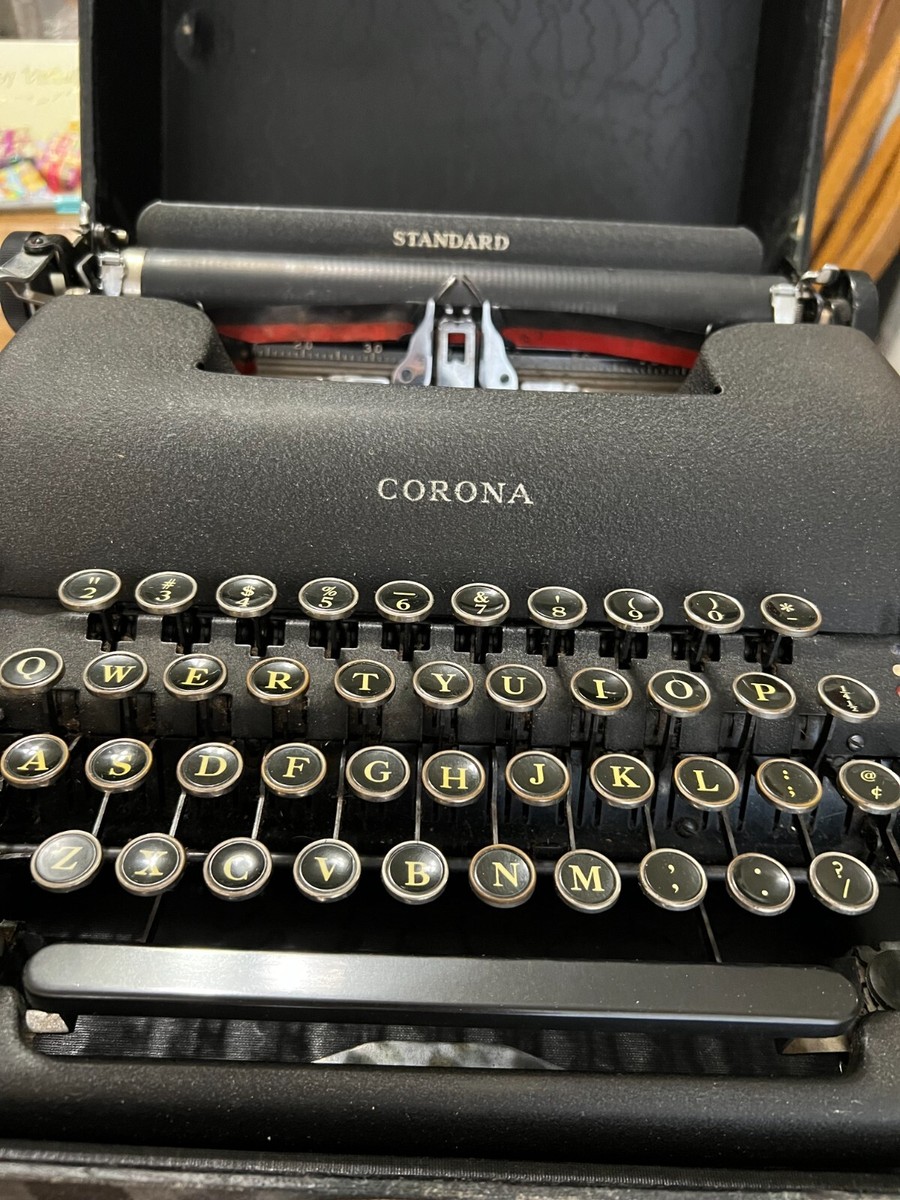 Vintage Corona Standard Typewriter W/Floating Shift & Case