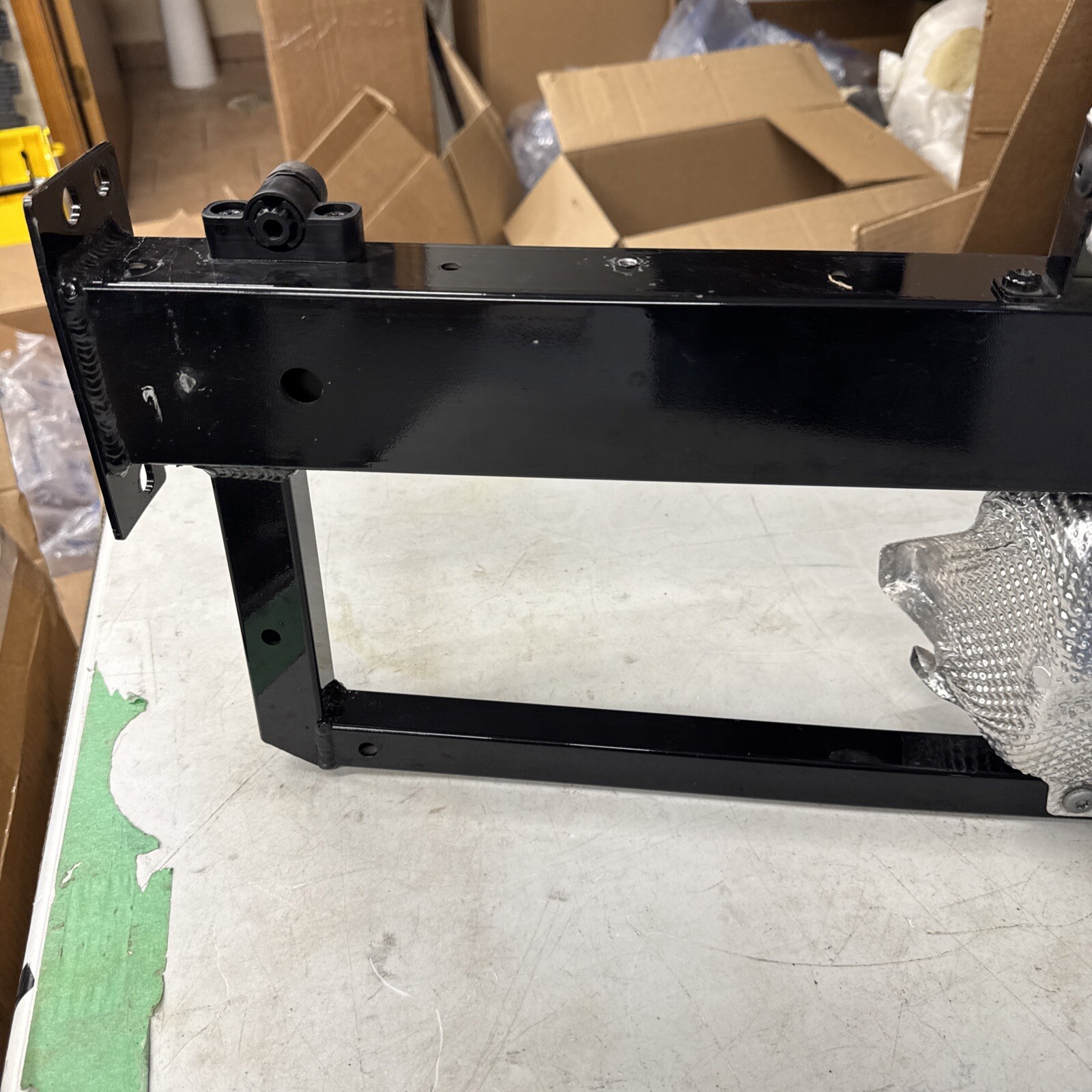 08-15 AUDI R8 REAR UPPER CROSS PANEL FOR TAILGATE LATCH 420814291D