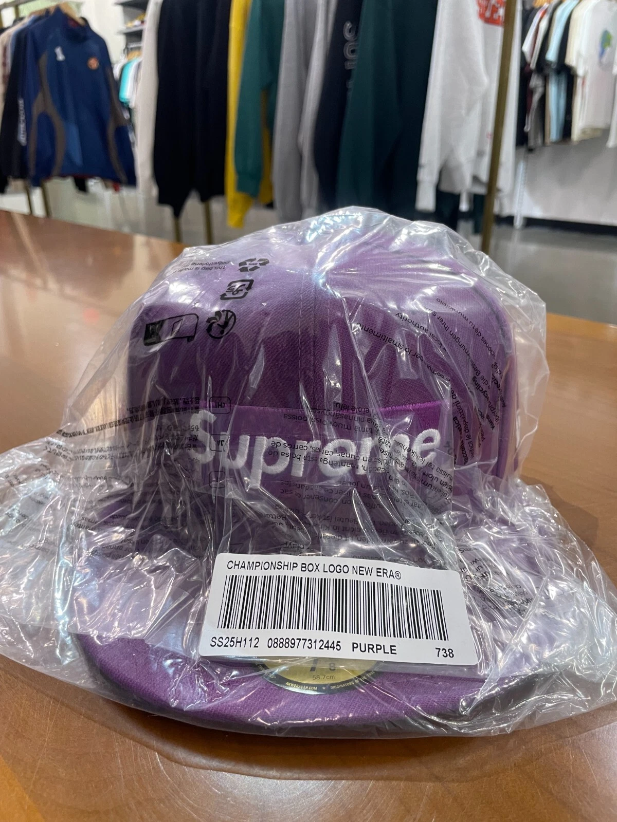 Chapeau violet neuf Supreme Championship Box logo New Era TAILLE 7 3/8