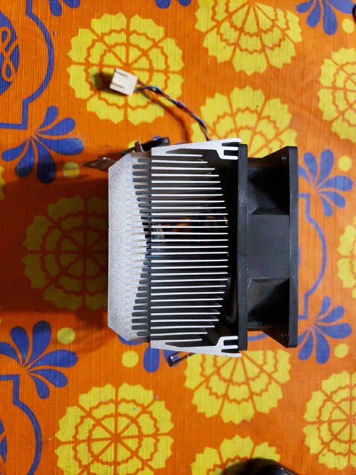 AMD Athlon 64 X2 3800+ 2 GHz Dual-Core (ADA3800DAA5CD) Processor - Image 4 of 4