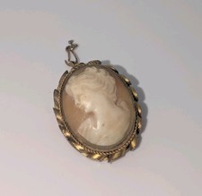 Vintage Cameo Shell Brooch/Pendant GIFTBOXED