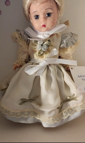 Rare Madame Alexander Adorable Silk Victoria 26875 NRFB - Photo 3/12