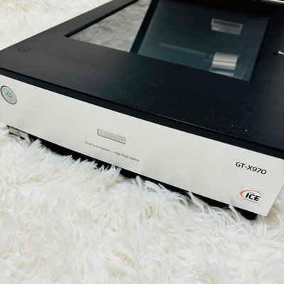 Epson GT-X970 Flatbed Scanner Dual Lens High Resolution Film Photo