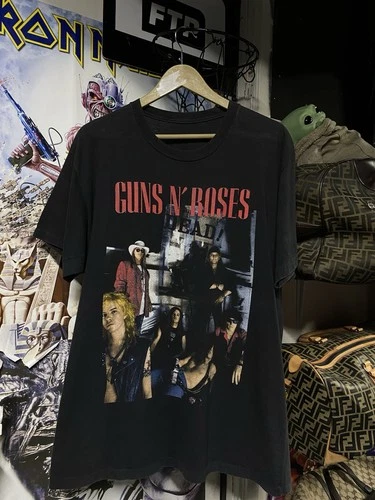 90’s Guns N’ Roses Band T-Shirt Tour Tee Size La Vintage vintage concert t-shirt, vintage, size L, single stitch, B+ condition