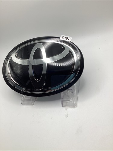 OEM 20-24 New Toyota Camry Highlander Corolla Cross C-HR Front Emblem 90975A2009 - Picture 2 of 5