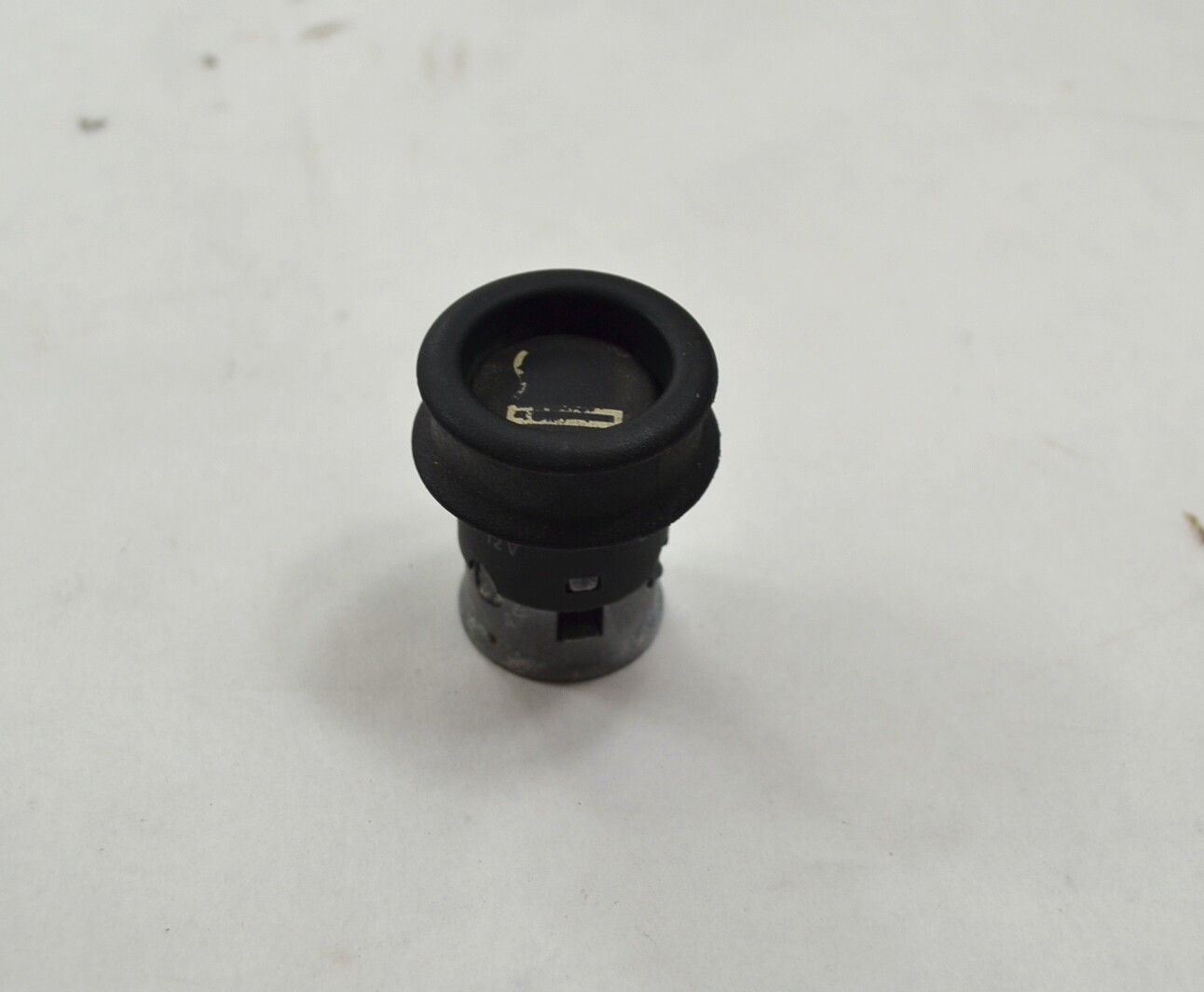 OEM BMW Cigarette Lighter Element 325i E39 E46 E60 E90 E92 M3 M5 M6 61348383214