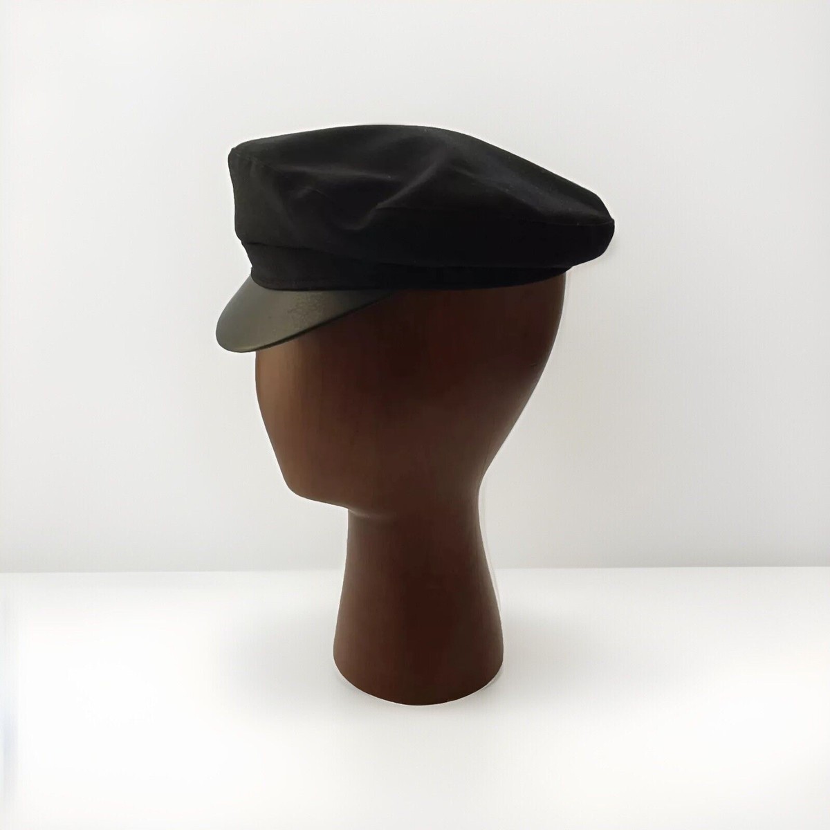 Hermes Hat/Cap Newsboy Style Black with Leather Size 55 Hermes Hat/Cap Newsboy Style Black with Leather Size 55
