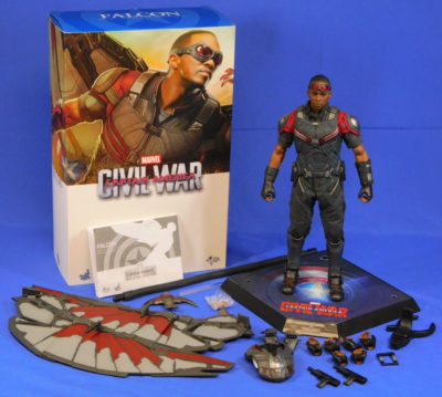 MARVEL HOT TOYS CIVIL WAR FALCON 1:6 SCALE FIGURE MMS361 COMPLETE