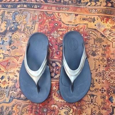 OOFOS Oolala Recovery Thong Sandals Size 6 Women's