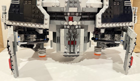 LEGO Star Wars 9500 Sith Fury-Class Interceptor- MISSING ONE MINI FIG w/manual