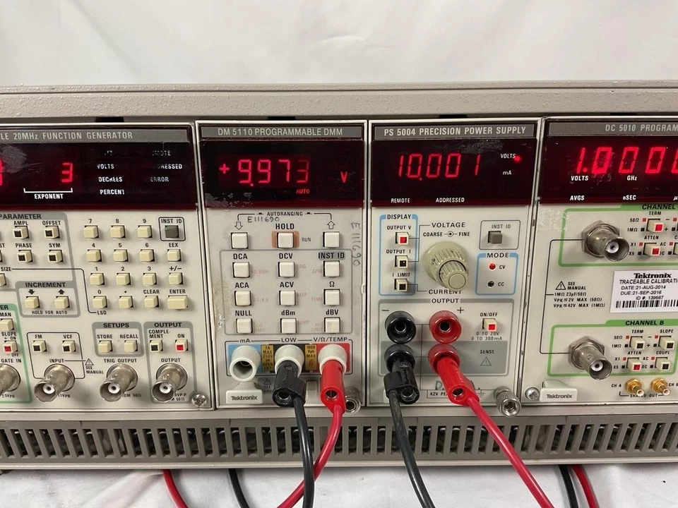 TEKTRONIX DM5110 PROGRAMMIERBARES DMM DIGITAL MULTIMETER 4,5 STELLIG GETESTET FUNKTIONIERT - Bild 1 von 1