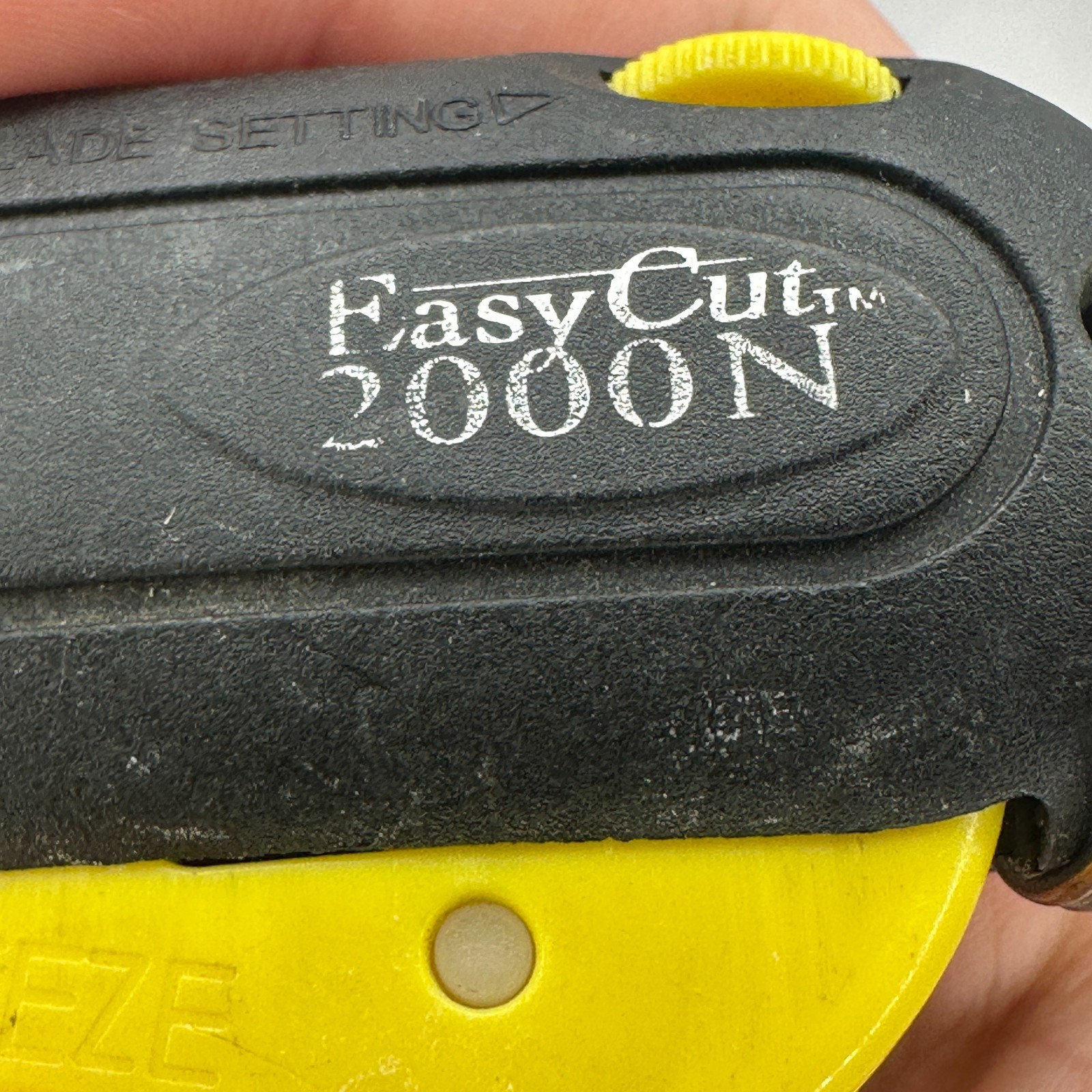 Easy Cut Safety  Cutter Knife Easycut tool Yellow 2000N