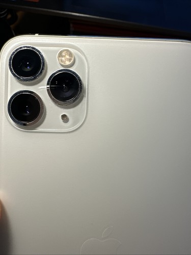 Apple iPhone 11 Pro Max - 64GB - Argento - COVER INCLUSA - Foto 5 di 7