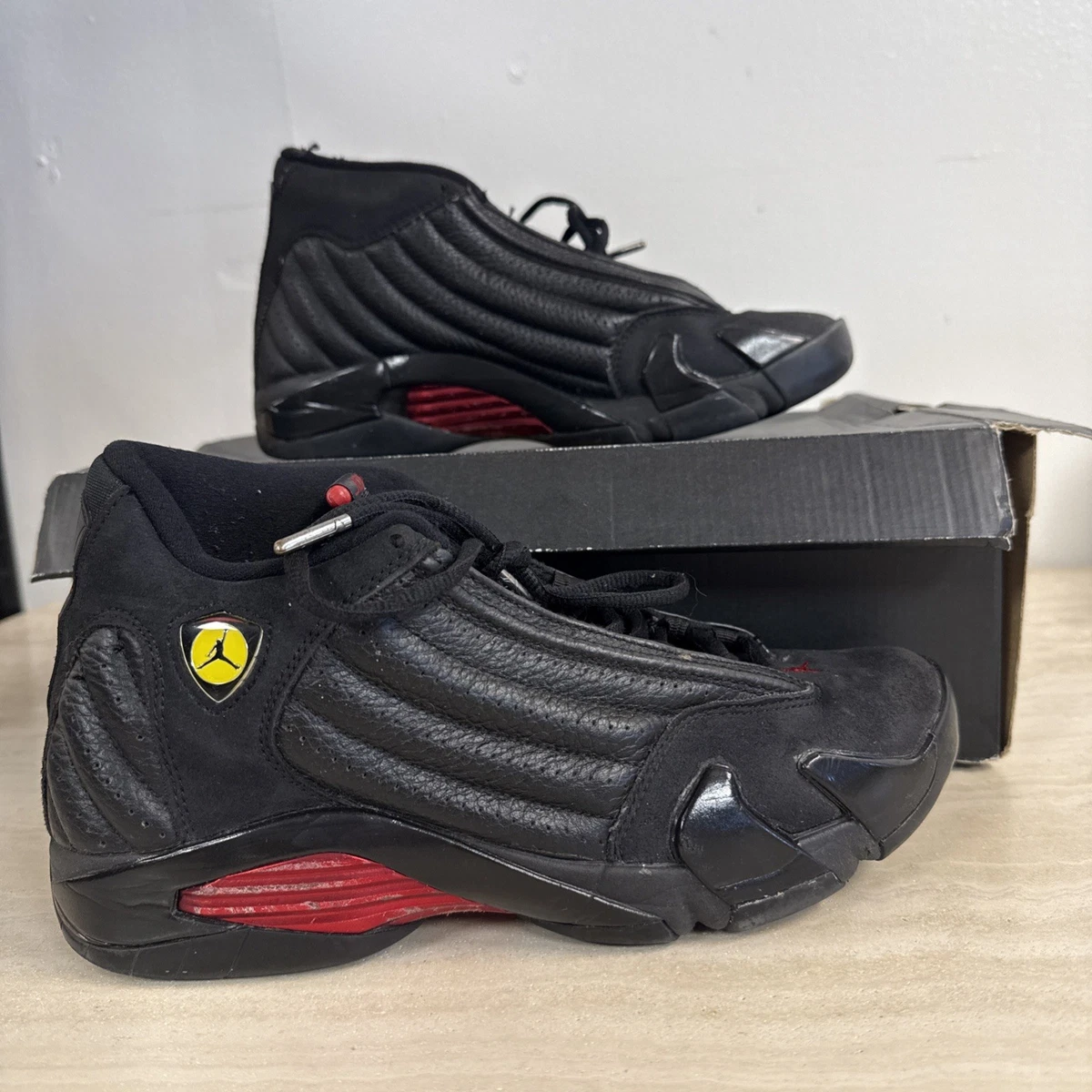 Preços baixos em Jordan 14 Retro SE Black Ferrari | eBay