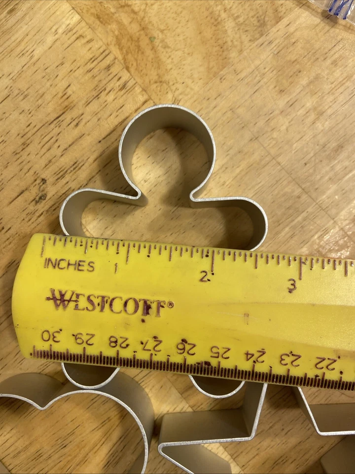 Juego de cortador de galletas de metal surtido de 3 unidades - estrella, corazón, hombre de pan de jengibre Foto 3 de 4