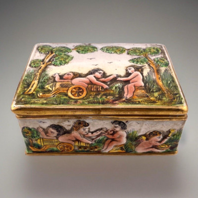 Vintage Italian Capodimonte Style Porcelain Lidded Box Cupids Cherubs Italy