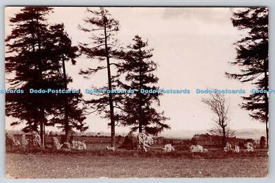 R764154 Blick auf Felder Bäume Postkarte