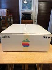 RARE Vintage Apple IIe Retail Box Only In Excellent Condition
