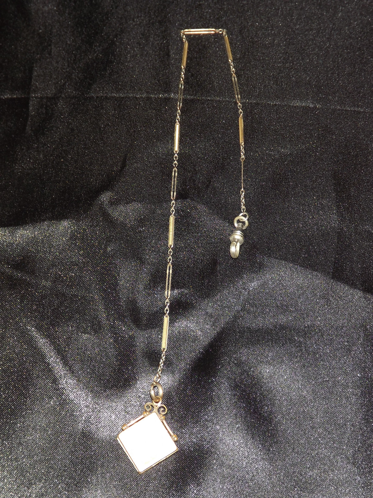 VINTAGE  OLD WOMEN'S LADIES WATCH FOB LOCKET