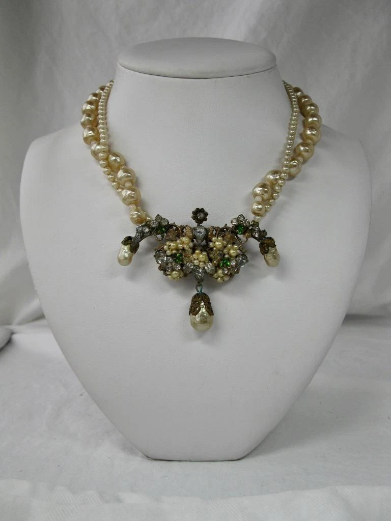 Vintage hollywood necklace deals