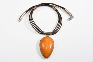O46L02 Silber 925 Leder und Bernstein Collier